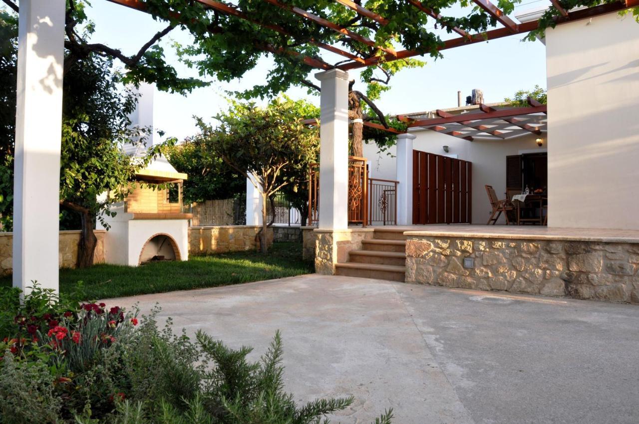 Anna 'S House - Garden Cottage In Kissamos Exterior photo